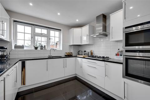 3 bedroom apartment for sale, St. Georges Avenue, Weybridge, Surrey, KT13