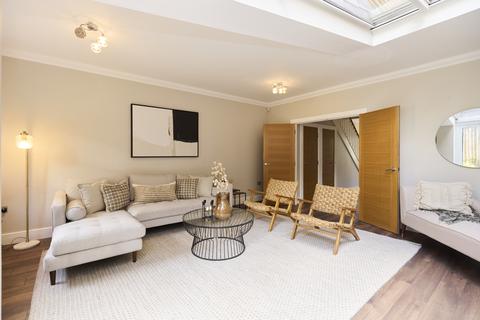 55 Brenda Road, London, SW17 7DD