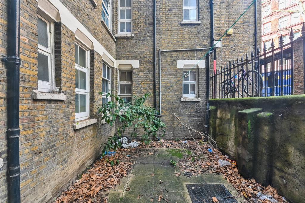 Clerkenwell Road, Farringdon, London, EC1R 2 bed flat to rent £2,384