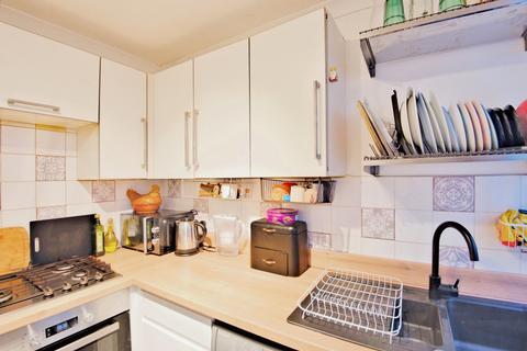 17 Avenue Road, Westcliff-on-sea, SS0 7PN