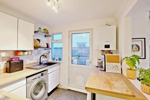 17 Avenue Road, Westcliff-on-sea, SS0 7PN