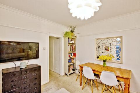 17 Avenue Road, Westcliff-on-sea, SS0 7PN