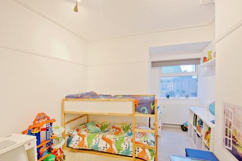 17 Avenue Road, Westcliff-on-sea, SS0 7PN