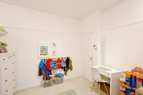 17 Avenue Road, Westcliff-on-sea, SS0 7PN