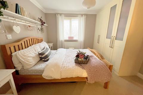 4 bedroom terraced house for sale, Ashley Road, New Milton, Hampshire. BH25 6FG