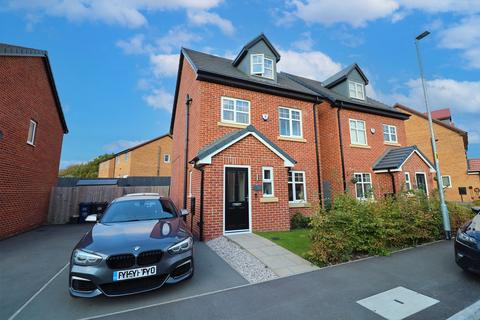 4 bedroom detached house for sale, Grasmere Avenue, Leyland PR25