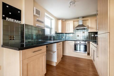 2 bedroom apartment for sale - Cartmell Court, Lytham St. Annes, FY8