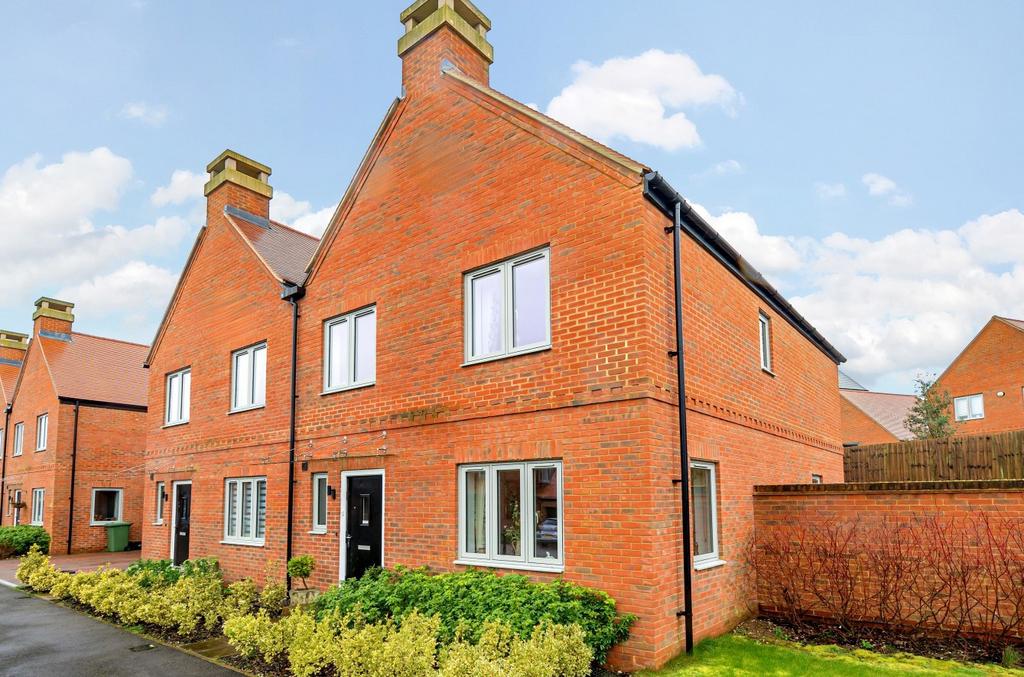 Bingham Road, Winchester, Hampshire, SO22 3 bed semidetached house for