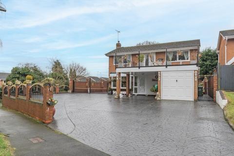 4 bedroom detached house for sale - Compton Close, Southcrest, Redditch, Worcestershire, B98