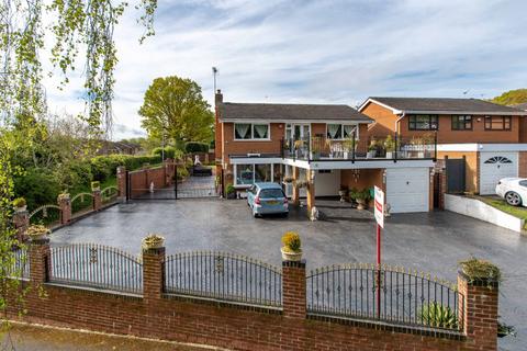4 bedroom detached house for sale, Compton Close, Southcrest, Redditch, Worcestershire, B98