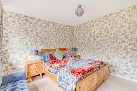 12 Compton Close, Redditch, B98 7NL