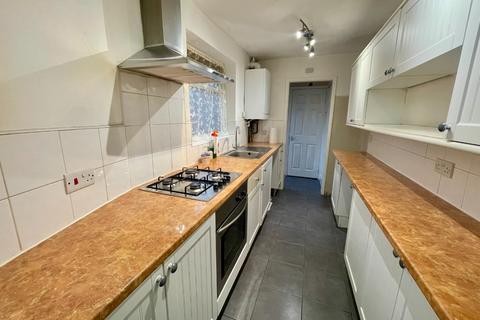 2 bedroom terraced house for sale - Tavistock Street, Luton, Bedfordshire, LU1 3UT