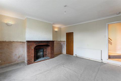 2 bedroom terraced house for sale, Bradford Road, Wrenthorpe, Wakefield, West Yorkshire, WF2