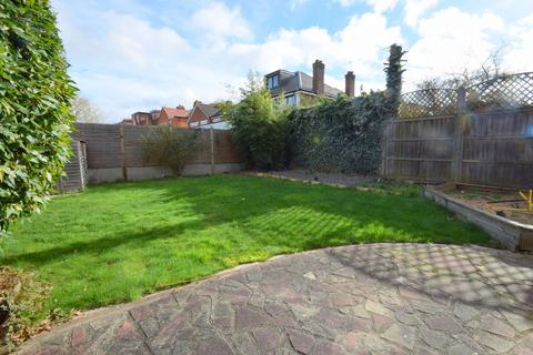 80 Bulkeley Avenue, Windsor, SL4 3NE