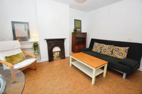 2 bedroom terraced house to rent - Loxford Court, Hulme, Manchester, M15