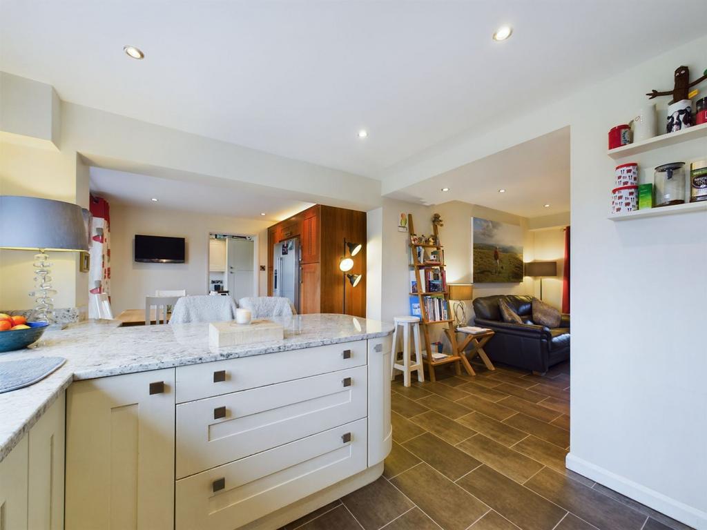 Kitchen / breakfast / family room