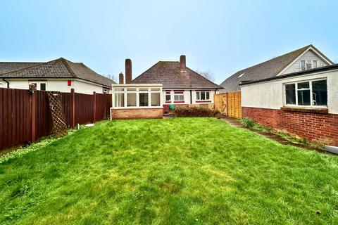 2 bedroom detached bungalow for sale - Buce Hayes Close, Highcliffe, Dorset. BH23 5HJ