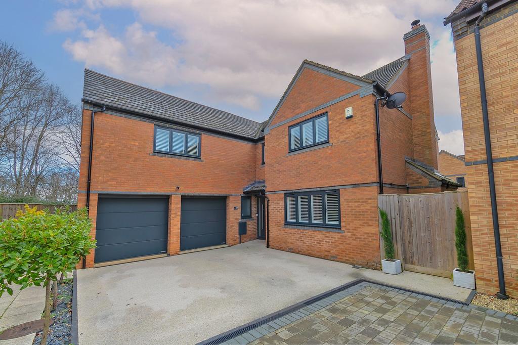 Grange Farm, Milton Keynes MK8 5 bed detached house for sale £850,000