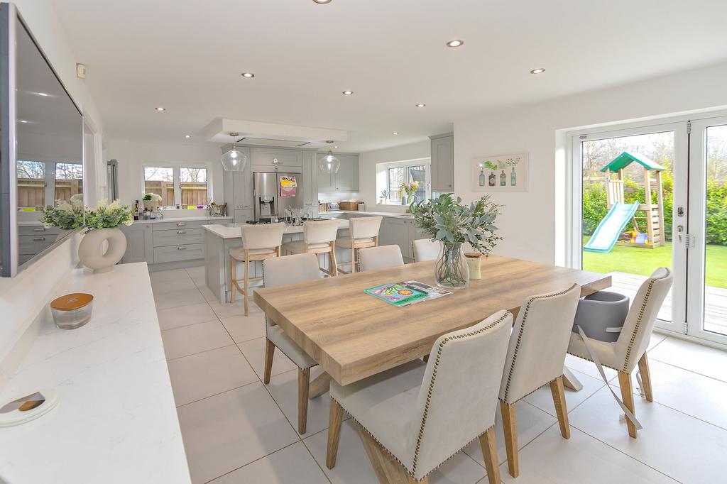 Kitchen/Dining Room