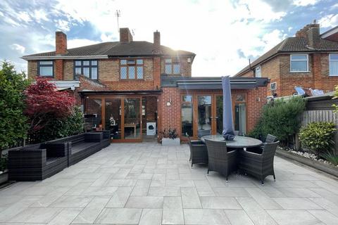 205 Bury Street, London, N9 9JG
