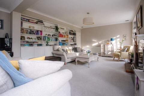 85 Gregories Road, Beaconsfield, HP9 1HN