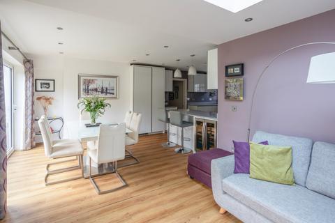 85 Gregories Road, Beaconsfield, HP9 1HN