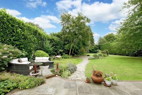 85 Gregories Road, Beaconsfield, HP9 1HN