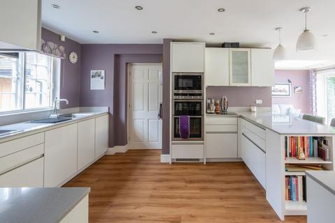 85 Gregories Road, Beaconsfield, HP9 1HN