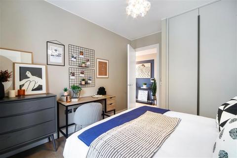 2 bedroom flat to rent - Carpet Street Sugar House Island E15