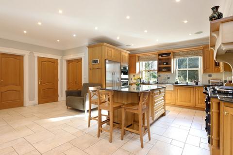 5 bedroom detached house for sale - Cambridge Road, Beaconsfield, HP9