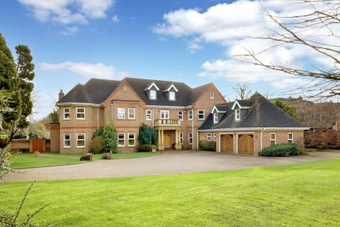 6 bedroom detached house for sale, Cambridge Road, Beaconsfield, HP9