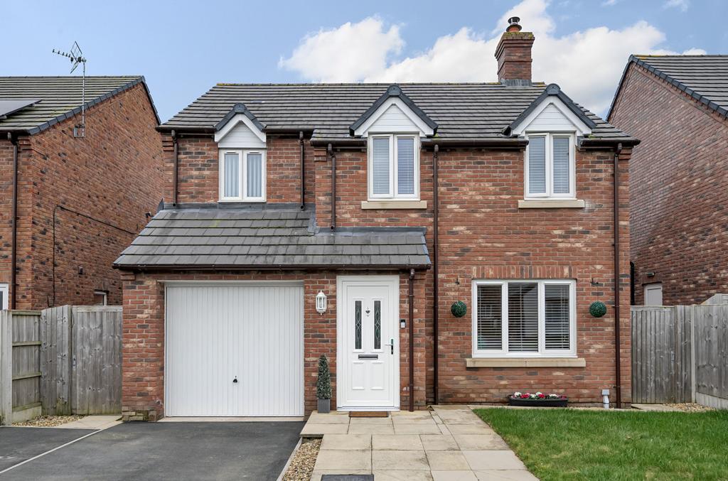 West Felton, Oswestry SY11 3 bed detached house for sale £365,000