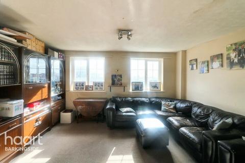 2 Regency Close, Chigwell, IG7 5NY