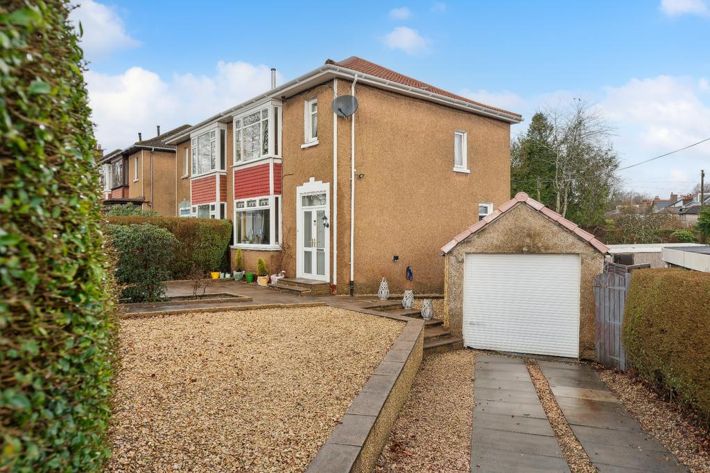 Craigton Road, Milngavie, East Dunbartonshire, G62 7JJ 3 bed semi