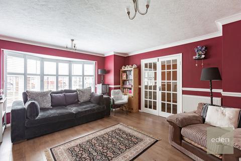 4 bedroom semi-detached house for sale - Ditton Court Close, Ditton, ME20