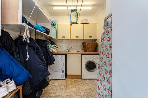 11 Nellfield Gardens, Crieff, PH7 3DR