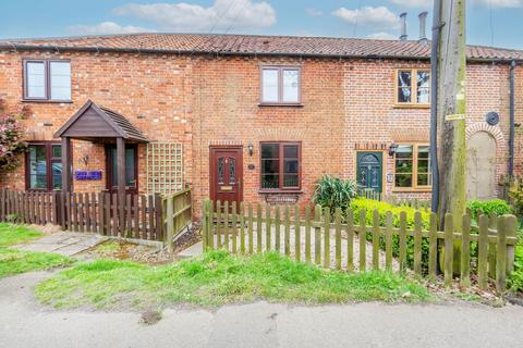 2 bedroom cottage for sale, Norwich Road, Lingwood