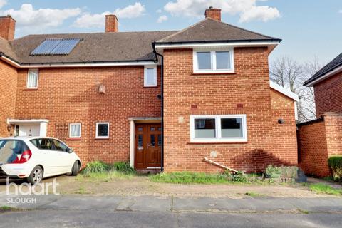 3 bedroom semi-detached house for sale, Hawthorne Crescent, Slough