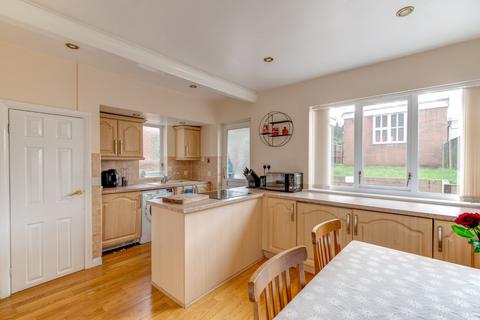 3 bedroom semi-detached house for sale, Kingswinford Road, Dudley, West Midlands, DY1