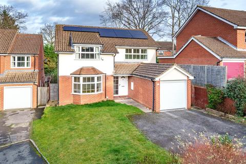 6 Beechnut Close, Wokingham, RG41 4BJ