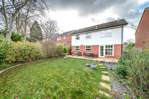 6 Beechnut Close, Wokingham, RG41 4BJ