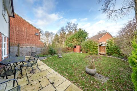 6 Beechnut Close, Wokingham, RG41 4BJ