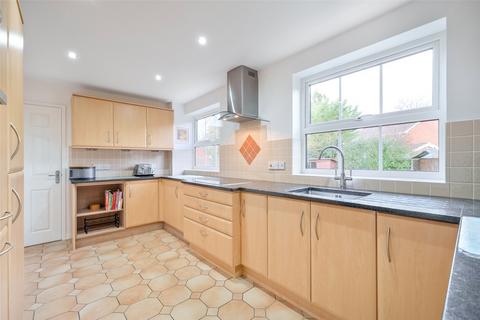6 Beechnut Close, Wokingham, RG41 4BJ