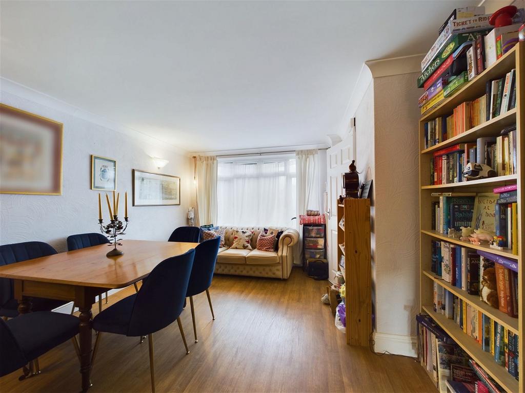 Cedar Avenue, Worthing BN13 3 bed terraced house for sale £350,000
