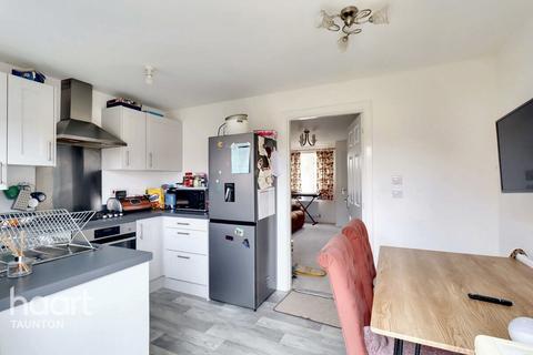 2 bedroom terraced house for sale, Manning Close, Taunton