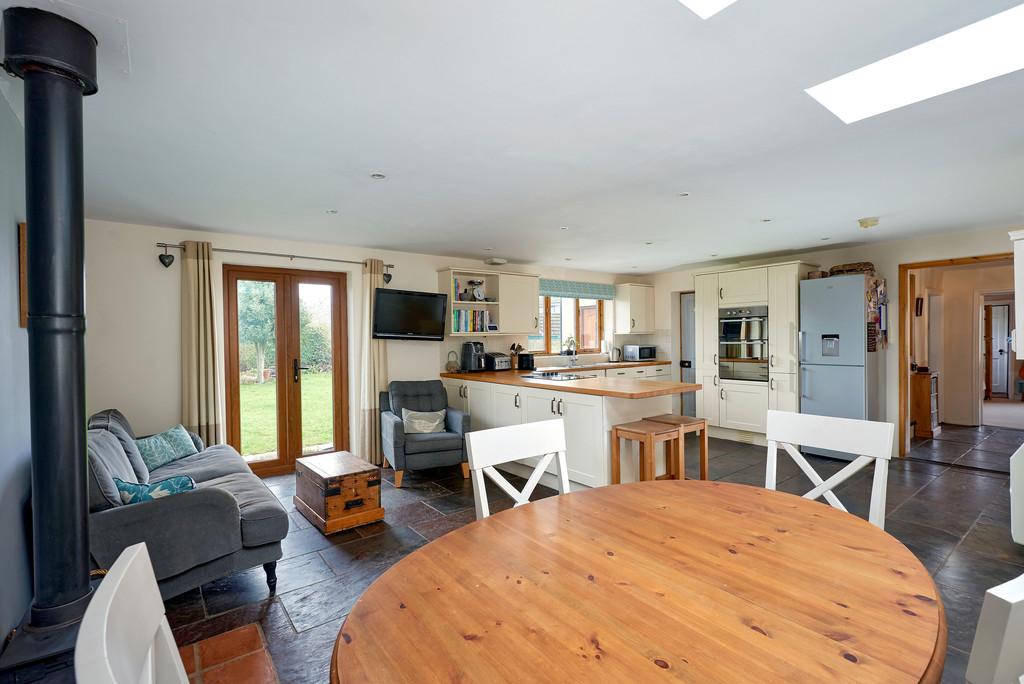 Tottington Lane, Diss IP22 4 bed semidetached house for sale £395,000