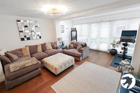 19 Morris Drive, Belvedere, DA17 6FJ