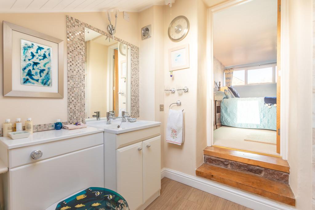 Bedroom Two En-suite Bathroom