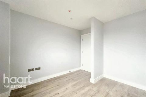 2 bedroom flat to rent - Maidstone, ME15