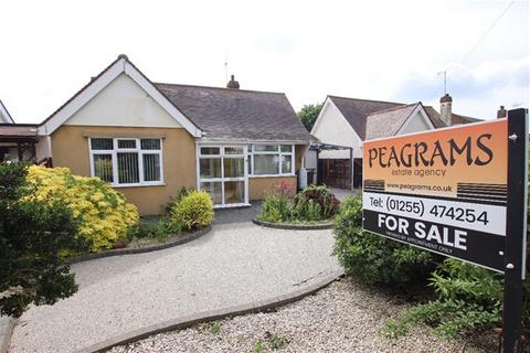 2 bedroom detached bungalow for sale, Oakleigh Road , Clacton on Sea
